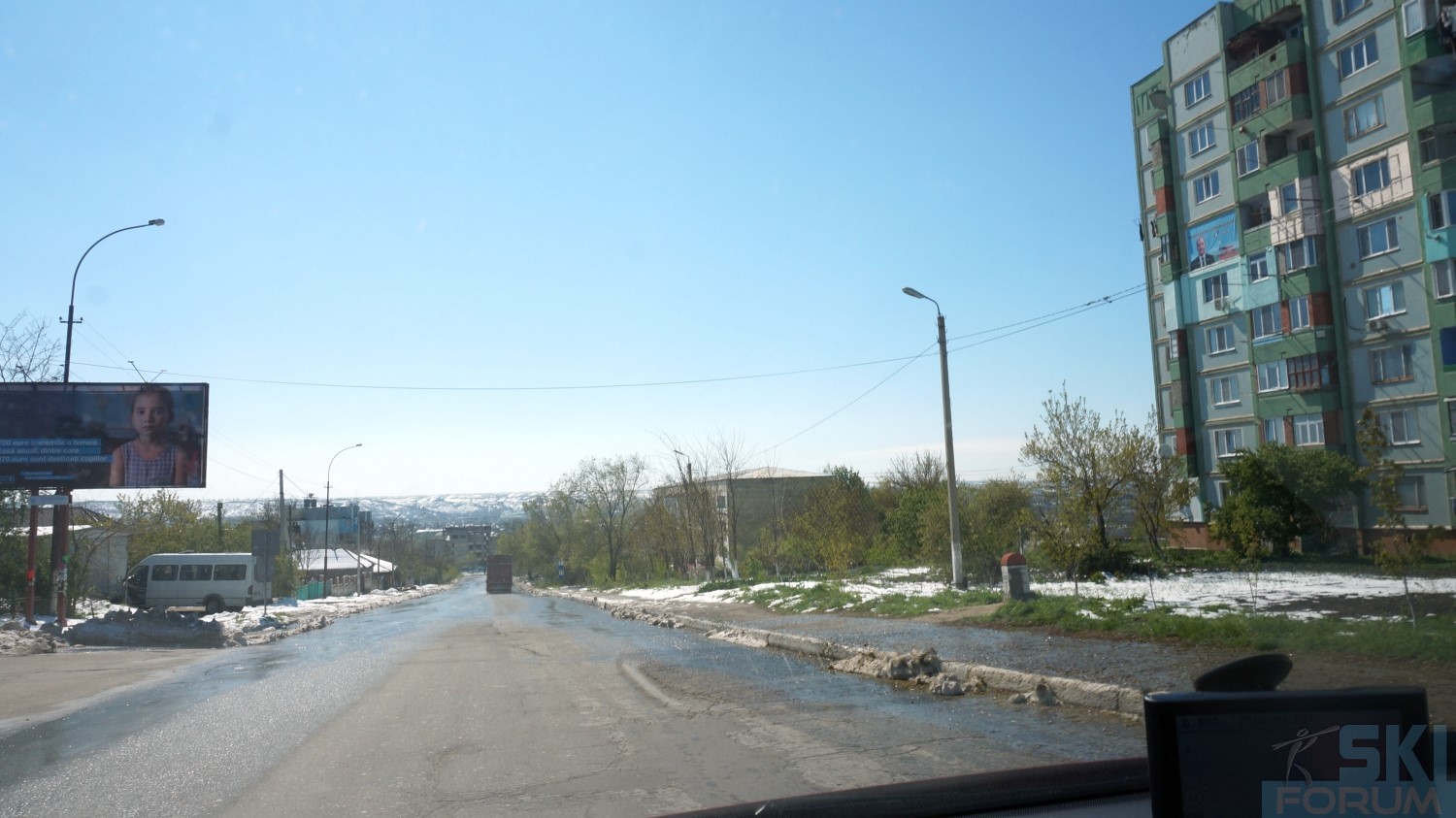 293836-neve-in-moldova-ad-aprile-47.jpg