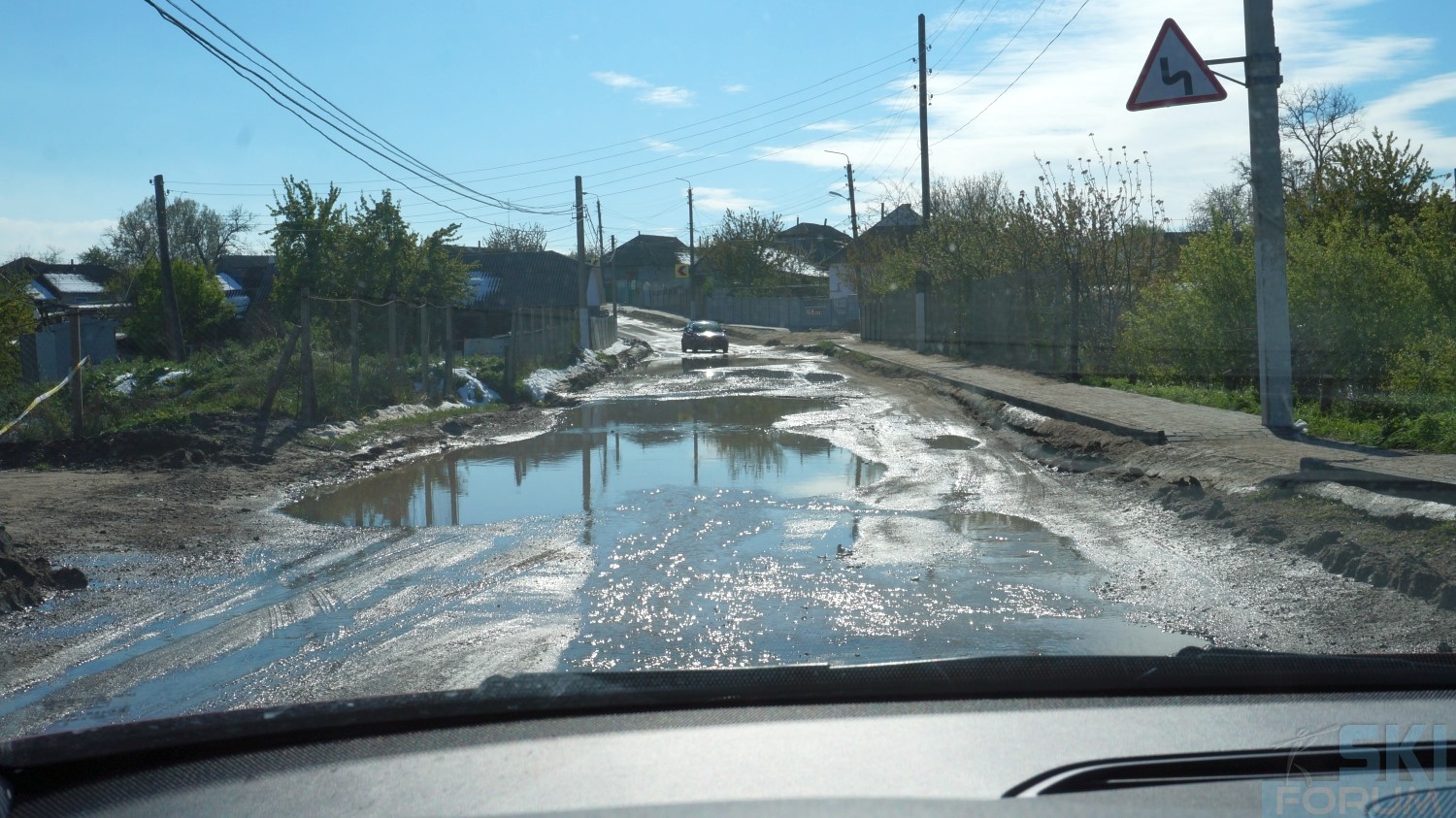 293839-neve-in-moldova-ad-aprile-50.jpg