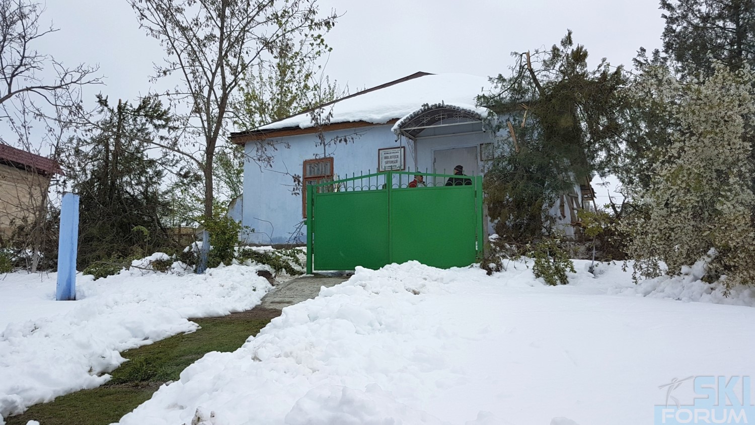 293865-moldova-snow-21.jpg