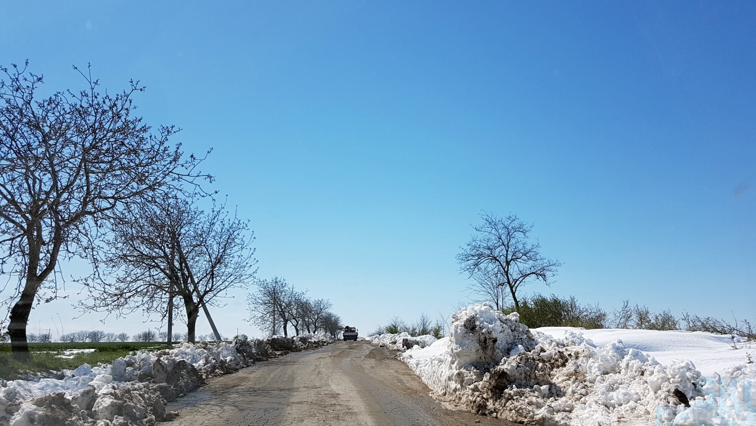 293869-moldova-snow-25.jpg