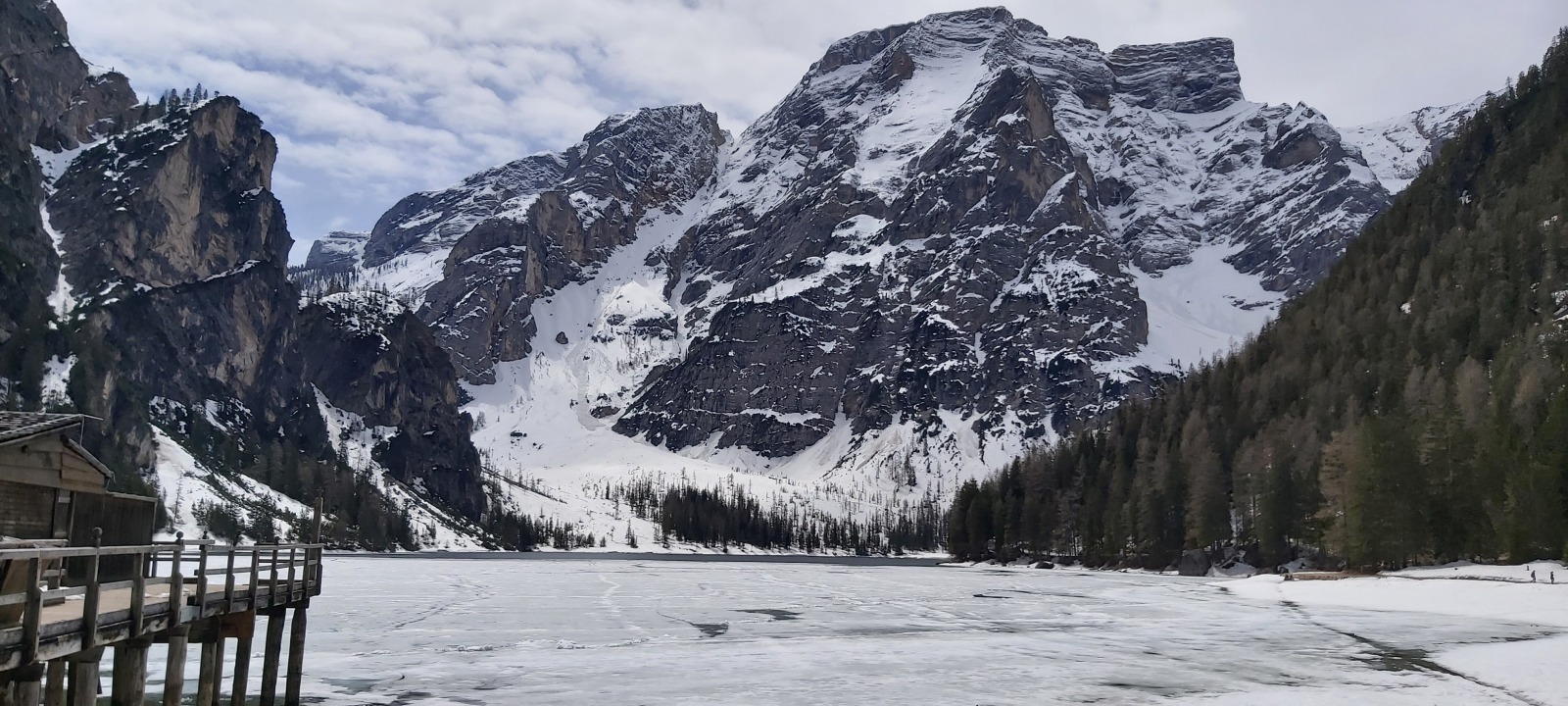 293888-praagstal-lake-braies.jpg