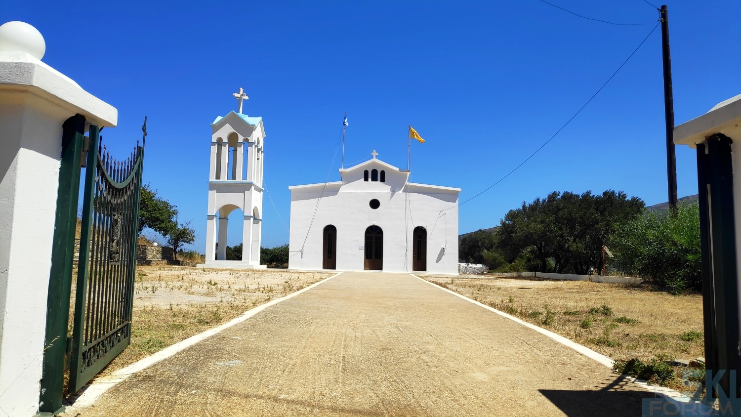 299480-andros-lighthouse-3.jpg