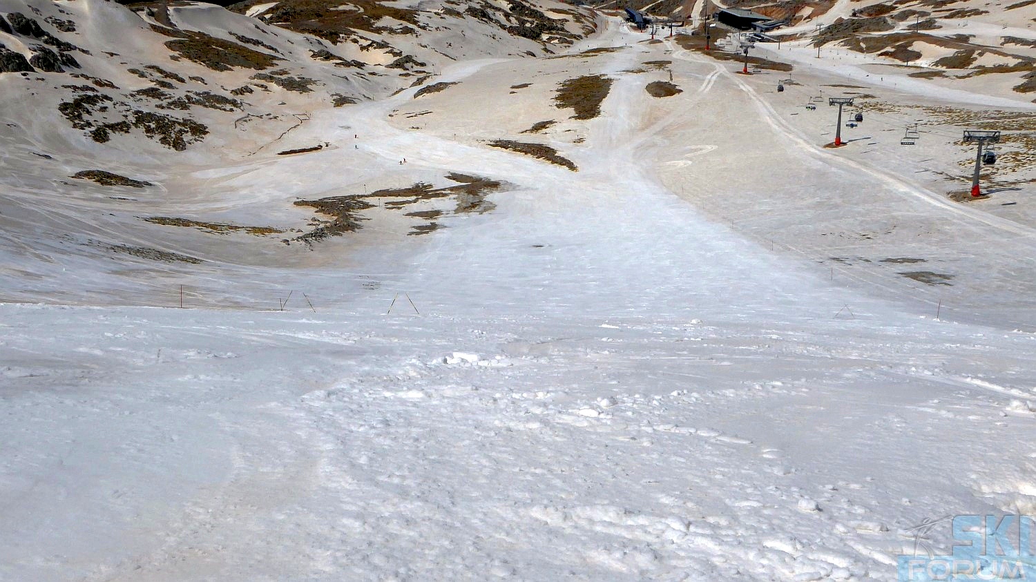 237102-parnassos-ski-slope.jpg