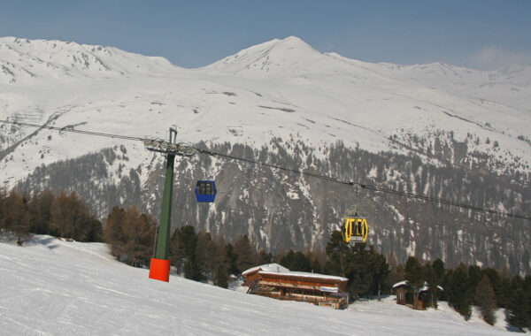 Cabinovia Piz – Schoeneben