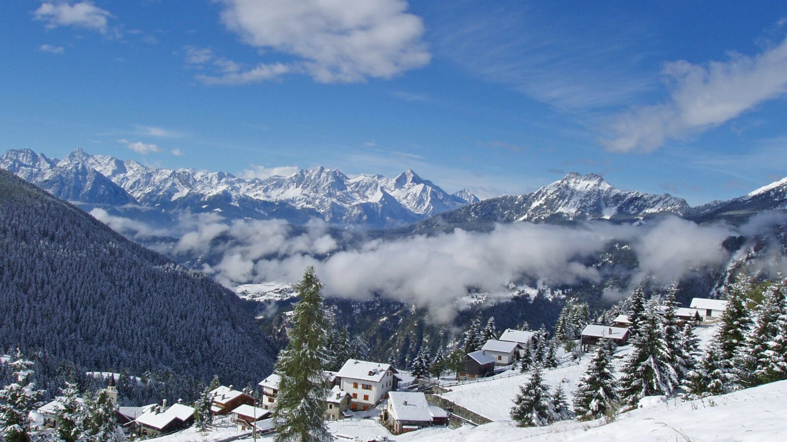 centro abitato con neve