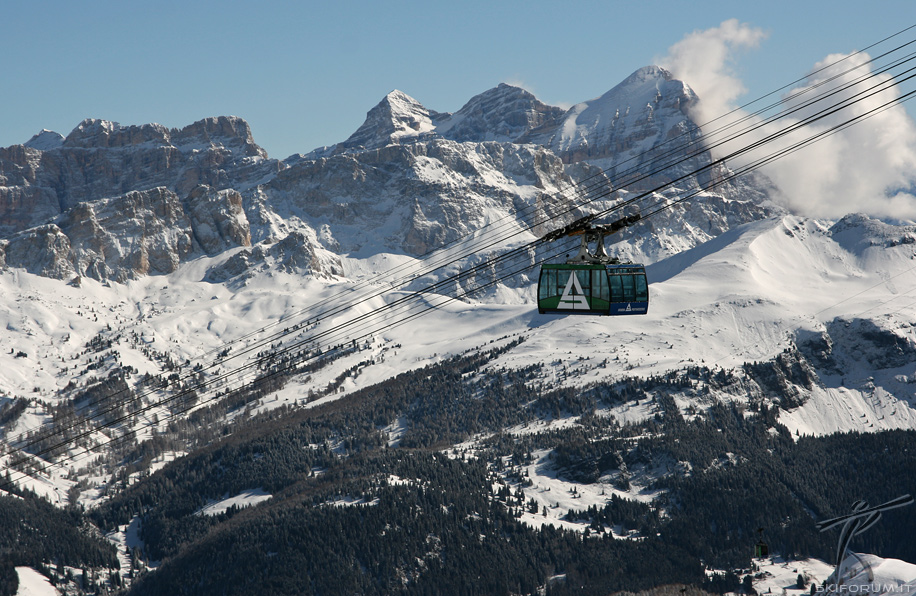 le più spettacolari funivie delle dolomiti