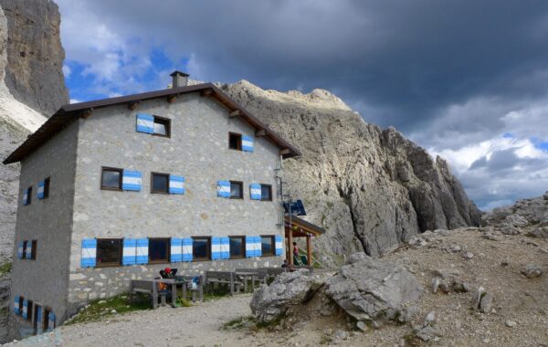 Al Rifugio Velo della Madonna da Malga Civertaghe