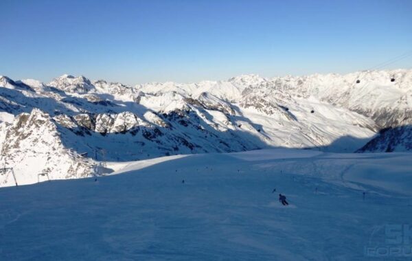 Sölden: da sabato si scia