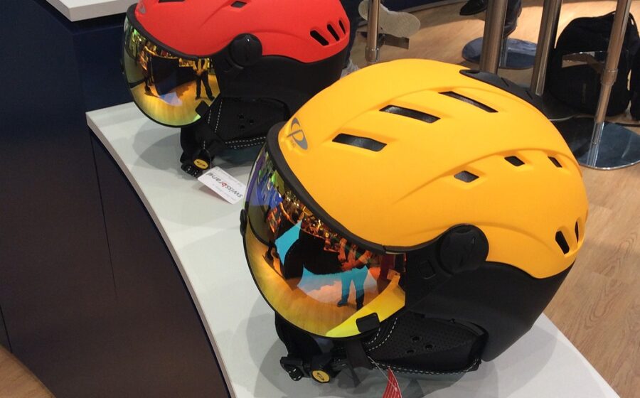 CP Helmets: caschi con visiera integrata direttamente dalla Svizzera