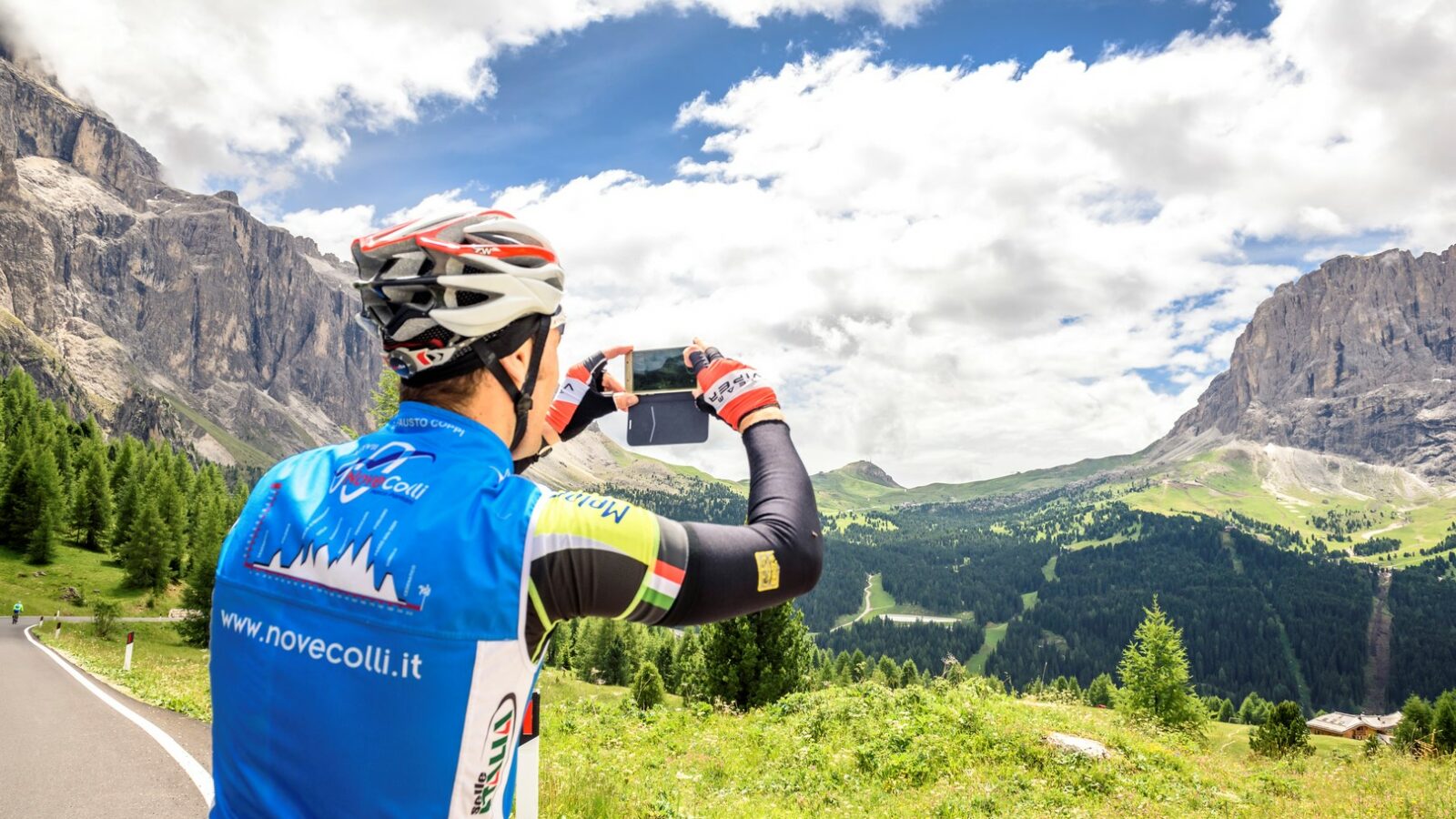 Sosta foto al Sellaronda Bike Day