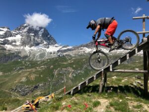 Cervinia: sci estivo al termine e gara di mtb