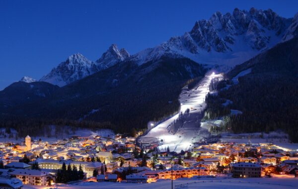 Piste da sci illuminate