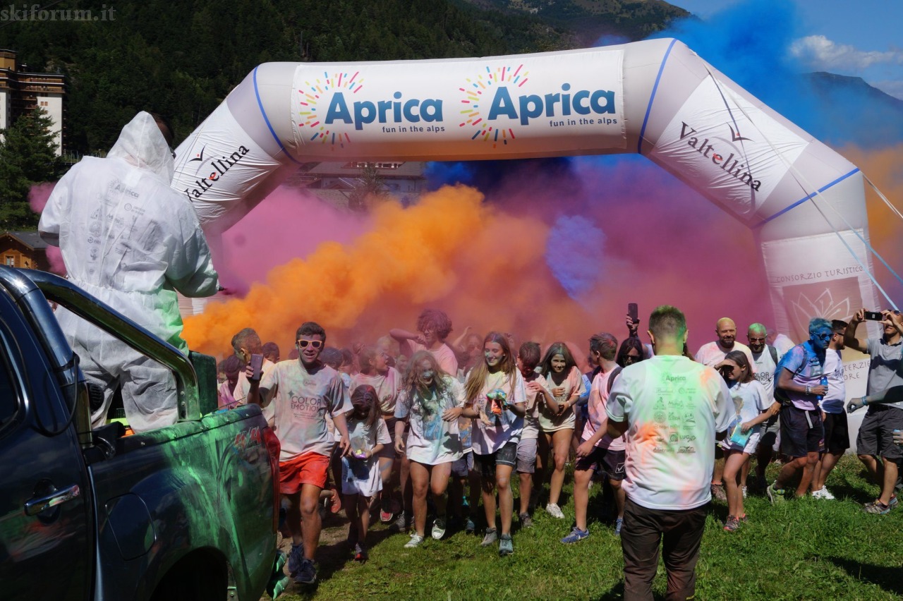 Color Emotion 2019 Aprica