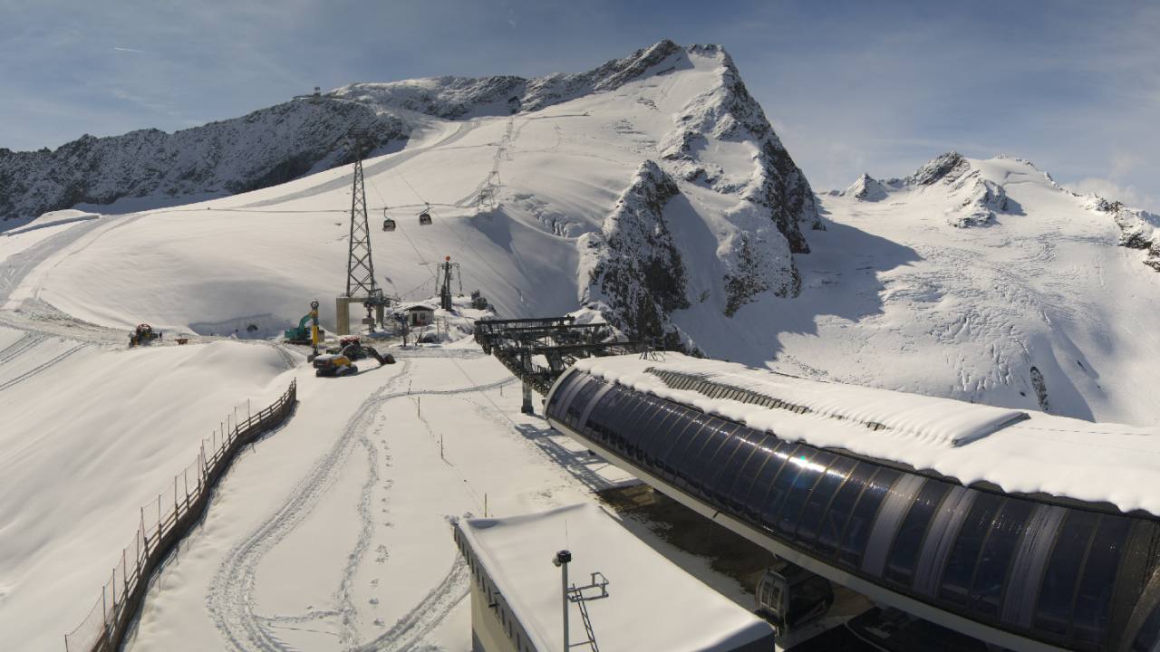 Intermedia cabinovia Schwarze Schneidbahn