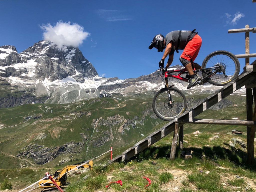 Cervinia: sci estivo al termine e gara di mtb