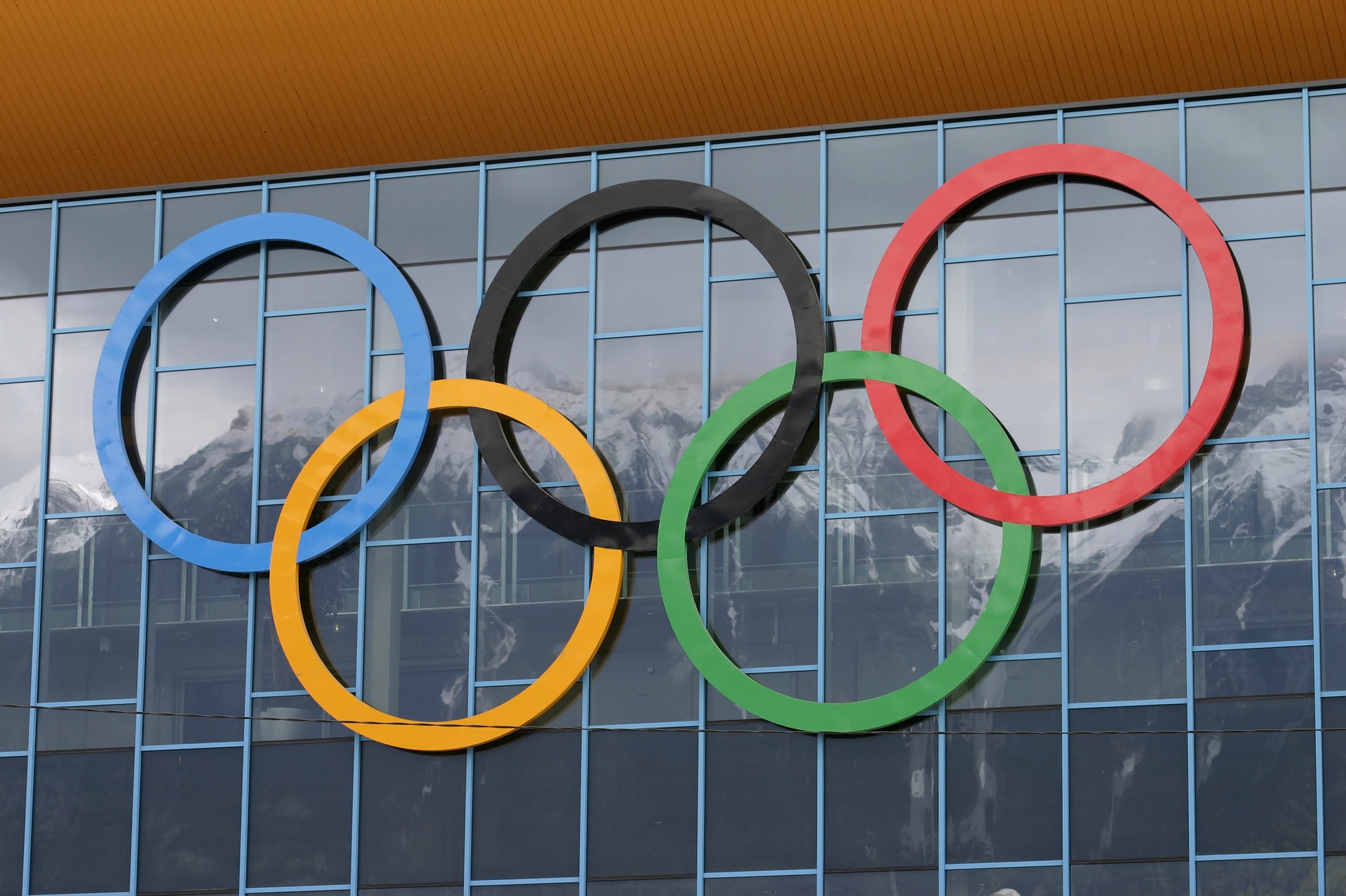 Olimpiadi 2026: la corsa è a tre