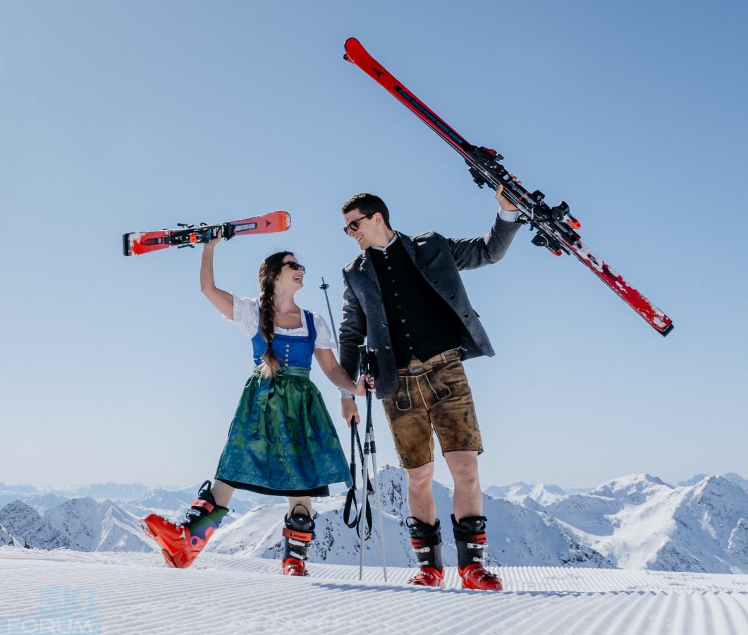 Oktoberfest sul Ghiacciaio dello Stubai, sci e birra e lo sconto per chi indossa dirndl e lederhose. © Alexandra Erhart
